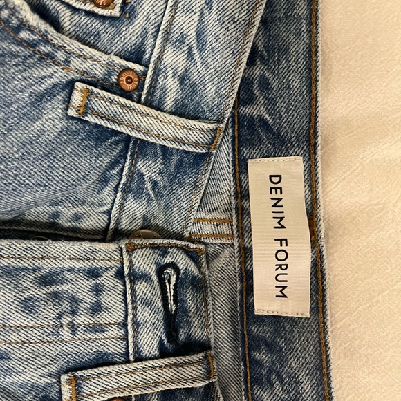 Aritzia Denim Forum Joni High-Riss Jeans, size 26, 29L, subtle rips - Picture 5 of 7